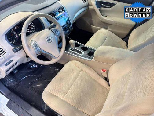 Pearl White 2015 Nissan Altima 2.5 SV