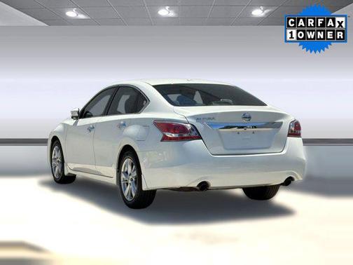 Pearl White 2015 Nissan Altima 2.5 SV