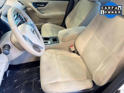 Pearl White 2015 Nissan Altima 2.5 SV