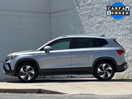 Pyrite Silver Metallic 2024 Volkswagen Taos 1.5T SE