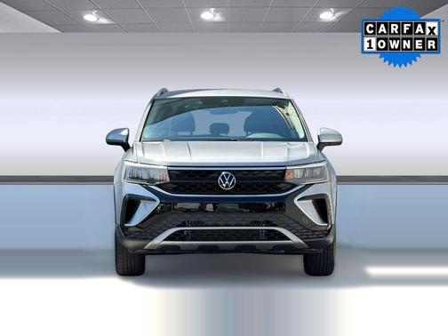Pyrite Silver Metallic 2024 Volkswagen Taos 1.5T SE