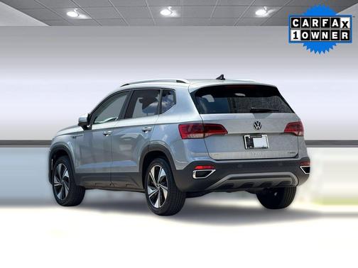 Pyrite Silver Metallic 2024 Volkswagen Taos 1.5T SE