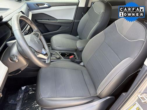 Pyrite Silver Metallic 2024 Volkswagen Taos 1.5T SE