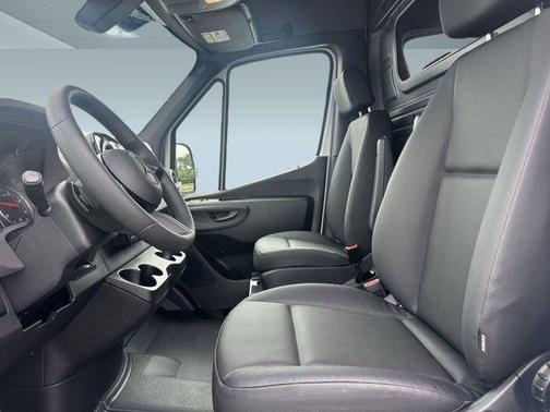 2025 Mercedes-Benz Sprinter 2500 High Roof