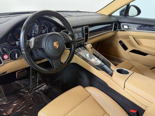 Blue 2016 Porsche Panamera 4 Edition