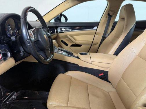 Blue 2016 Porsche Panamera 4 Edition