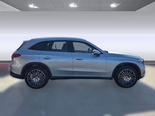 2026 Mercedes-Benz GLC 300 4MATIC