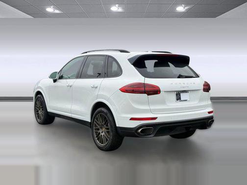 2017 Porsche Cayenne Platinum Edition