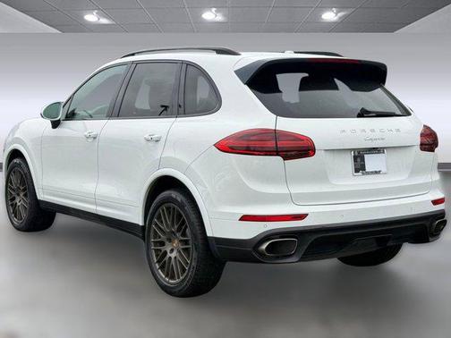 2017 Porsche Cayenne Platinum Edition