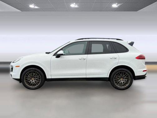 2017 Porsche Cayenne Platinum Edition