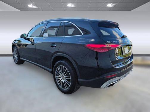 2026 Mercedes-Benz GLC 300 4MATIC