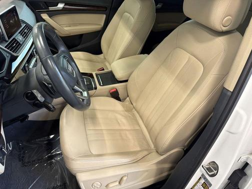 Ibis White 2019 Audi Q5 2.0T Premium Plus