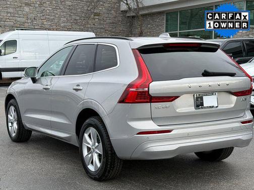 2022 Volvo XC60 B5 Momentum