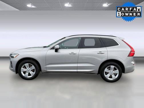 2022 Volvo XC60 B5 Momentum