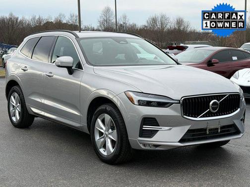 2022 Volvo XC60 B5 Momentum