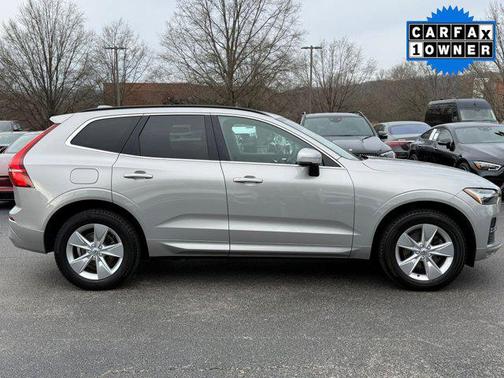 2022 Volvo XC60 B5 Momentum