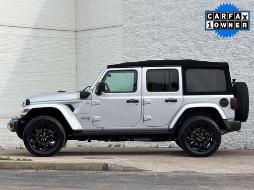 Silver Zynith Clearcoat 2024 Jeep Wrangler 4xe Sahara
