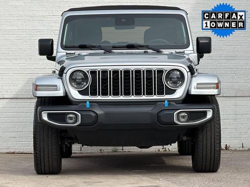 Silver Zynith Clearcoat 2024 Jeep Wrangler 4xe Sahara