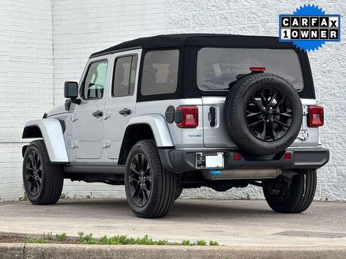 Silver Zynith Clearcoat 2024 Jeep Wrangler 4xe Sahara