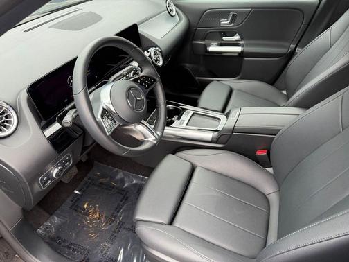 Night Black 2025 Mercedes-Benz GLA 250 4MATIC