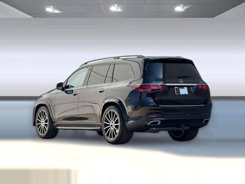 Obsidian Black Metallic 2026 Mercedes-Benz GLS 450 4MATIC