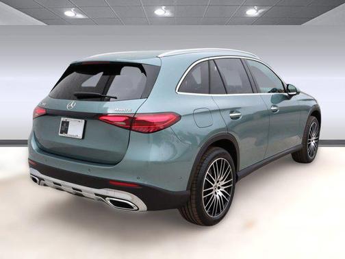 2025 Mercedes-Benz GLC 300 4MATIC