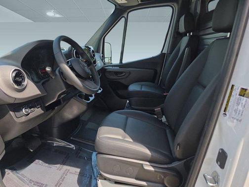 2025 Mercedes-Benz Sprinter 2500 Standard Roof