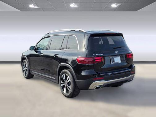 Night Black 2026 Mercedes-Benz GLB 250 4MATIC