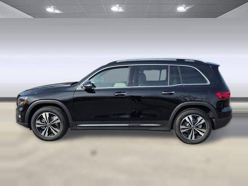 Night Black 2026 Mercedes-Benz GLB 250 4MATIC