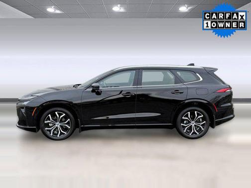 2025 Toyota Crown Signia XLE