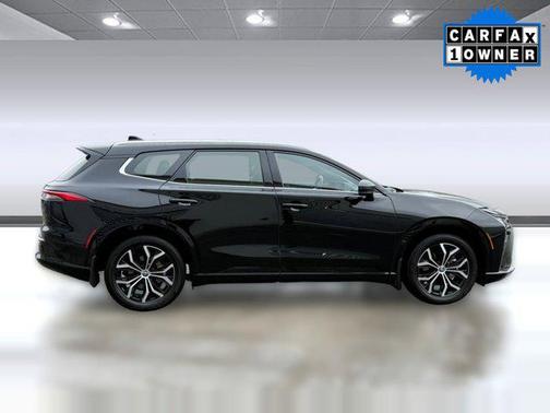 2025 Toyota Crown Signia XLE