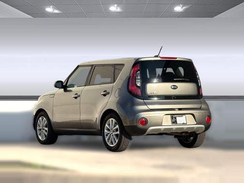 Titanium Gray 2018 Kia Soul +