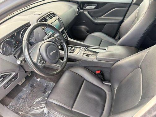Fuji White 2019 Jaguar F-PACE 25t Premium