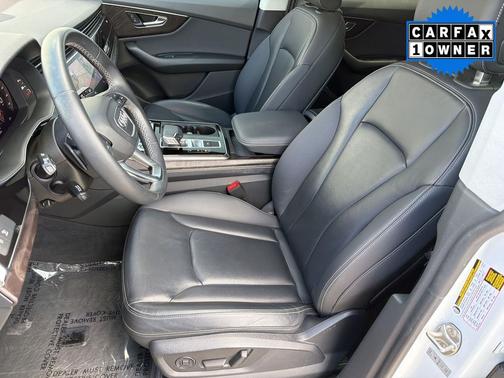 Glacier White Metallic 2022 Audi Q8 55 Premium
