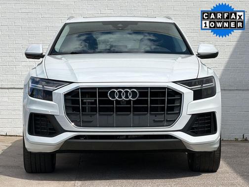Glacier White Metallic 2022 Audi Q8 55 Premium
