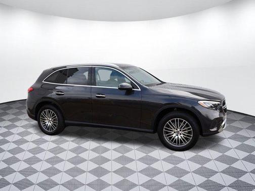 2025 Mercedes-Benz GLC 300 4MATIC