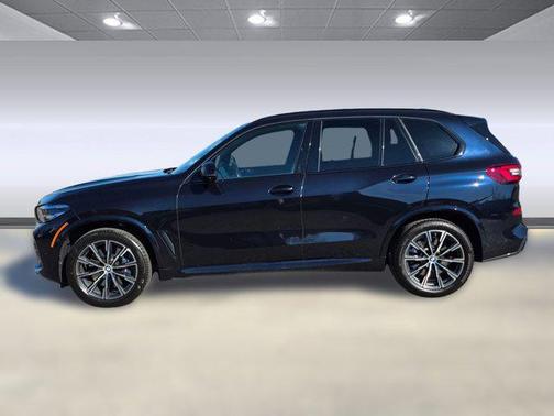 2022 BMW X5 M50i