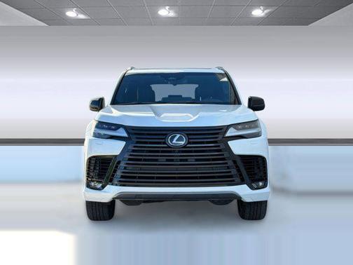 Eminent White Pearl 2025 Lexus LX 600 Luxury