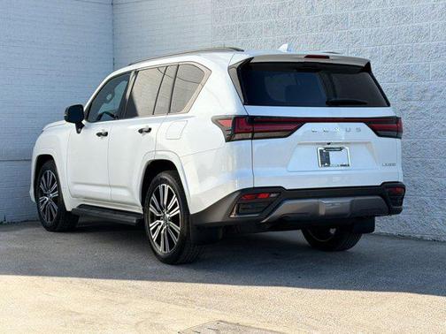Eminent White Pearl 2025 Lexus LX 600 Luxury