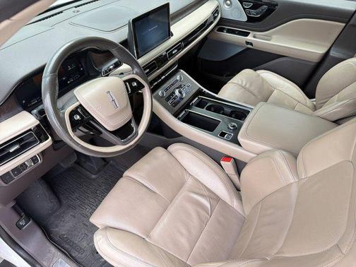 White 2020 Lincoln Aviator Reserve AWD