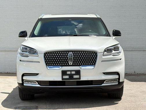 White 2020 Lincoln Aviator Reserve AWD