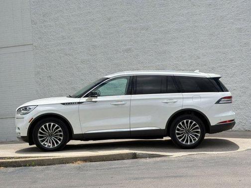 White 2020 Lincoln Aviator Reserve AWD