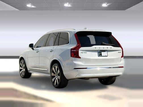 Crystal White Metallic 2023 Volvo XC90 B6 Ultimate 7-Seater