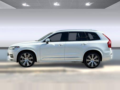 Crystal White Metallic 2023 Volvo XC90 B6 Ultimate 7-Seater