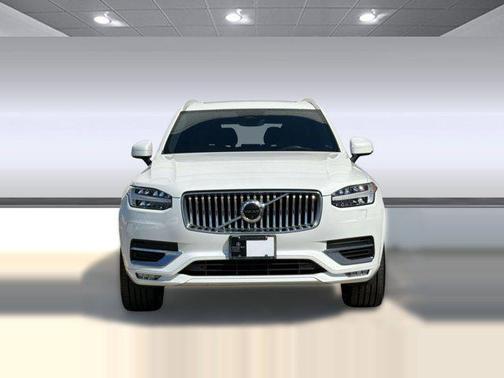 Crystal White Metallic 2023 Volvo XC90 B6 Ultimate 7-Seater