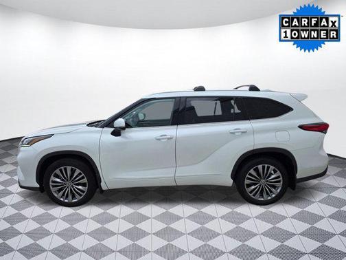 2022 Toyota Highlander Platinum