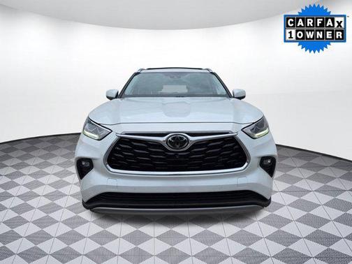2022 Toyota Highlander Platinum