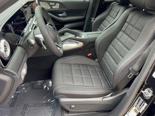 Obsidian Black Metallic 2027 Mercedes-Benz GLS 450 4MATIC