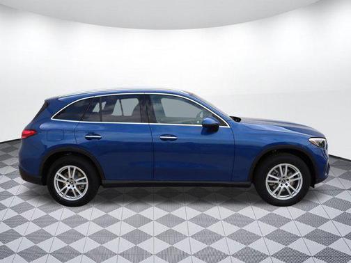 2025 Mercedes-Benz GLC 300 4MATIC