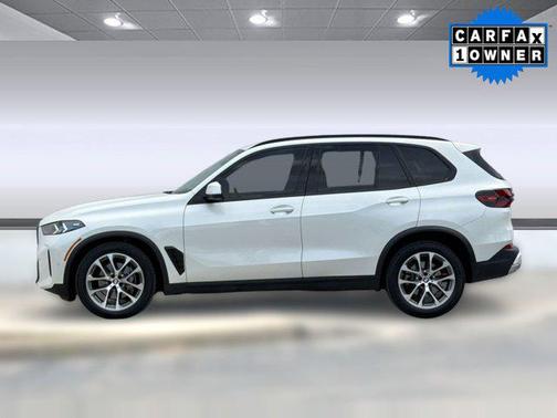 Mineral White Metallic 2025 BMW X5 xDrive40i